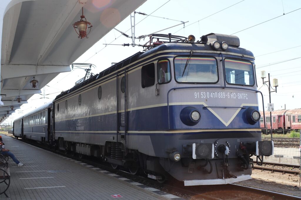 Bahnsteig und Reisende in Gara de Nord, Bukarest
