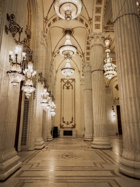 Interno ornato del Palatul Parlamentului, salone monumentale