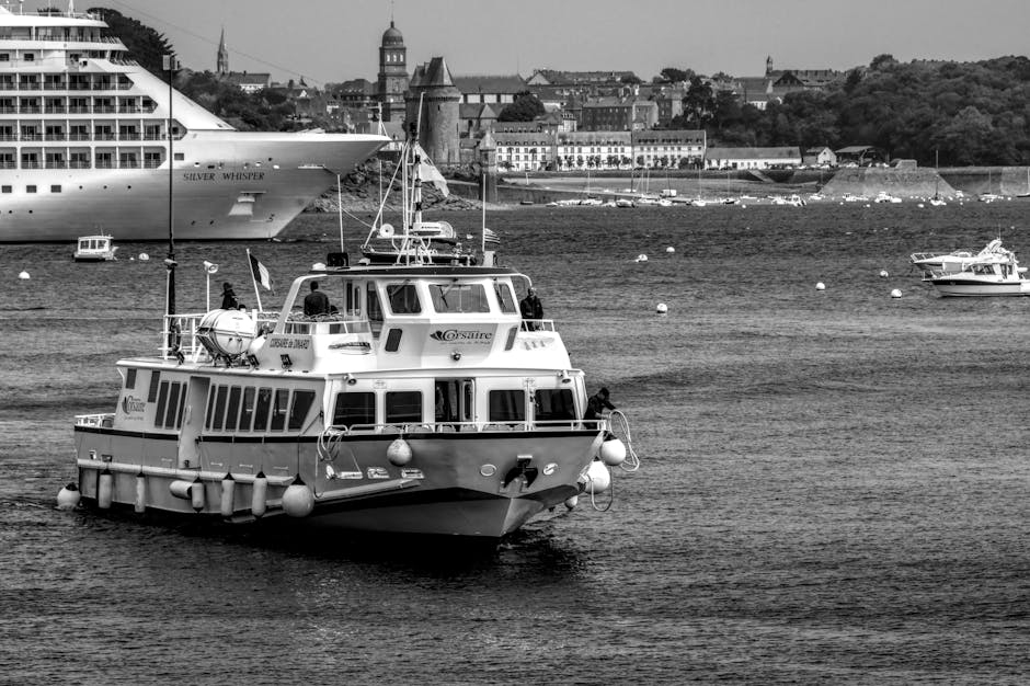 Ferry departing the Vieux-Port to Château d'If on a sunny day