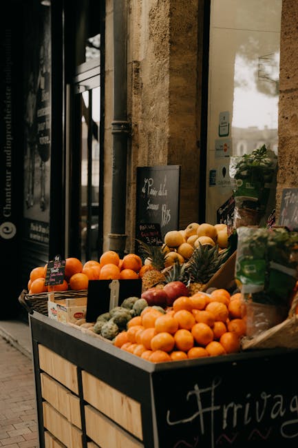 Stände am Marché des Capucins am Morgen