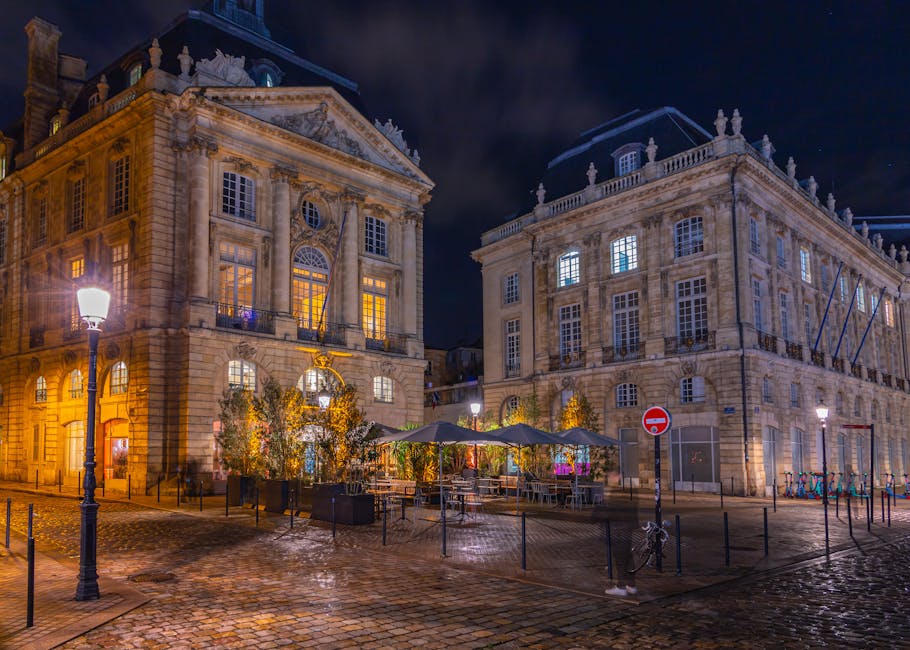 Opéra National de Bordeaux verlicht in de avond