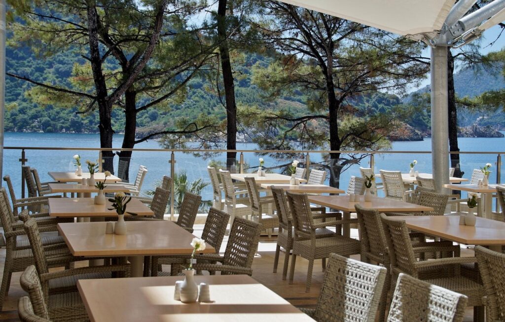 Löyly restaurant terrace with sea view