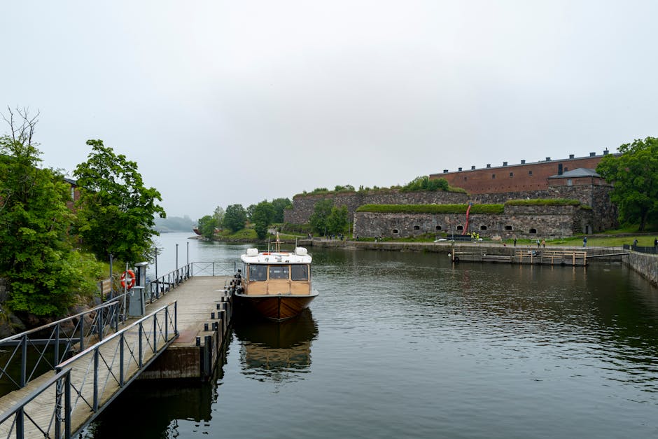 Ferry approaching Suomenlinna fortress