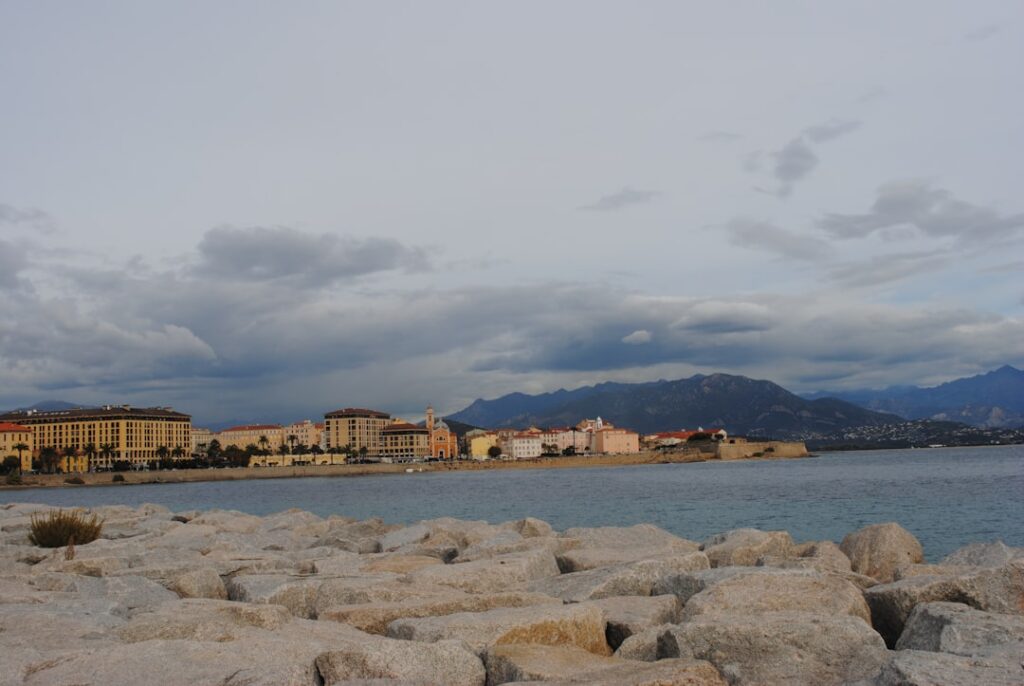 panorama del porto antico di Ajaccio al tramonto