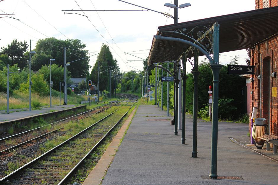 Station Saint-Malo, perron met regionale trein
