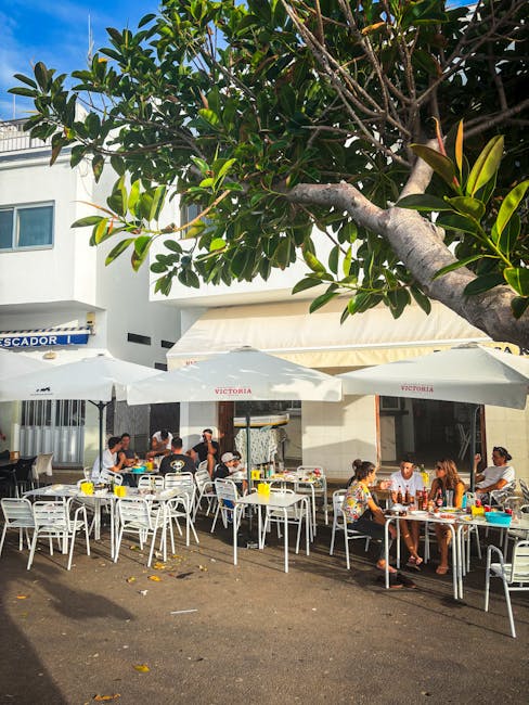 Barterrasse an der Las Verónicas Meile mit Freundesgruppen