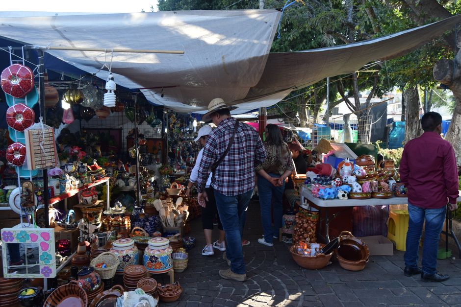 Offener Markt in Vegueta mit Kunsthandwerkständen