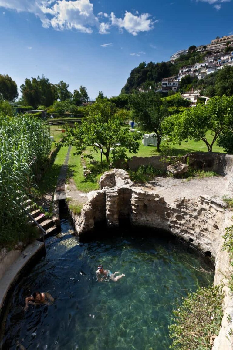 Thermale baden bij de Phlegraeïsche velden