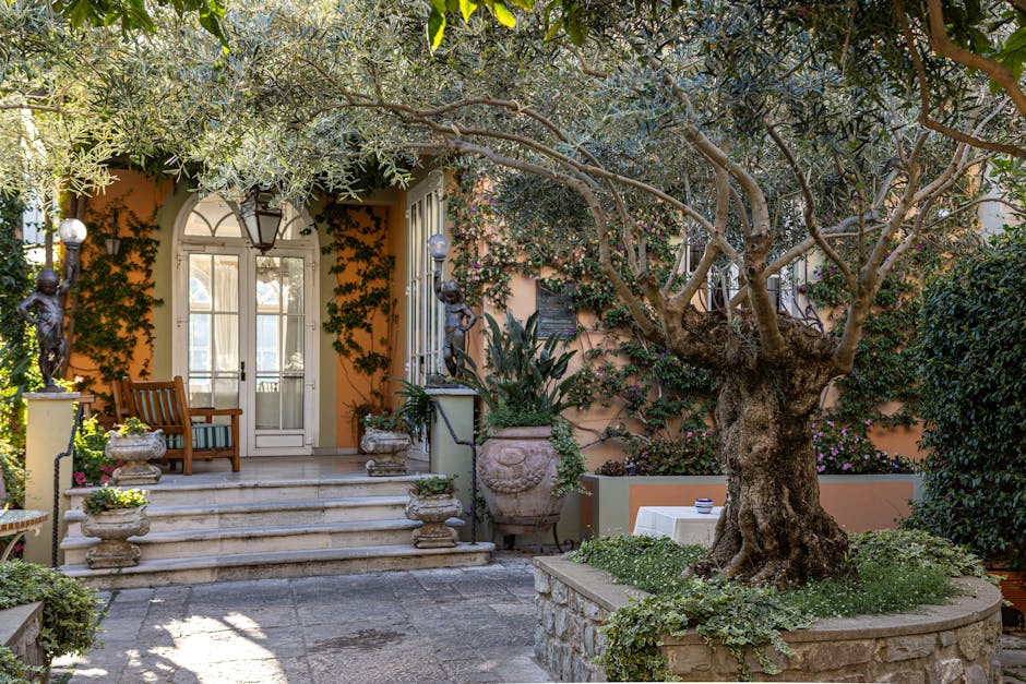 Villa San Michele courtyard and garden with sea view