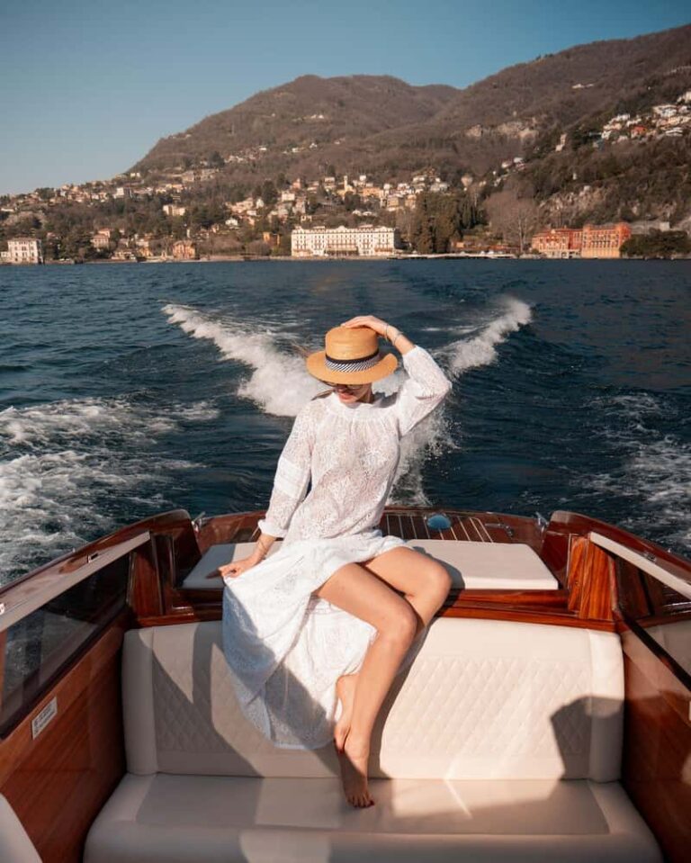 Private Fahrt im Holzboot