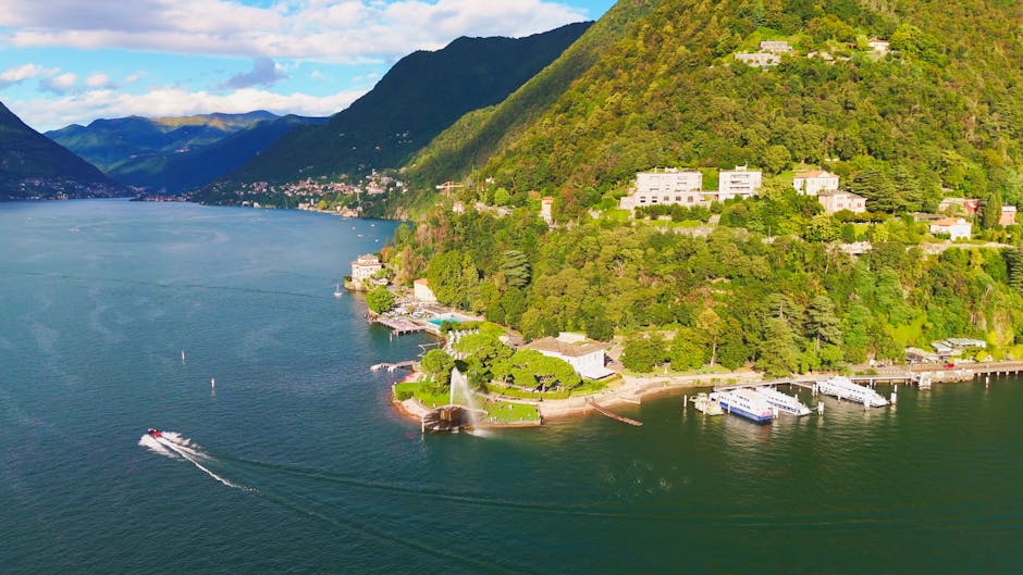 Vista privata del giardino del CastaDiva Resort con piscina sul lago