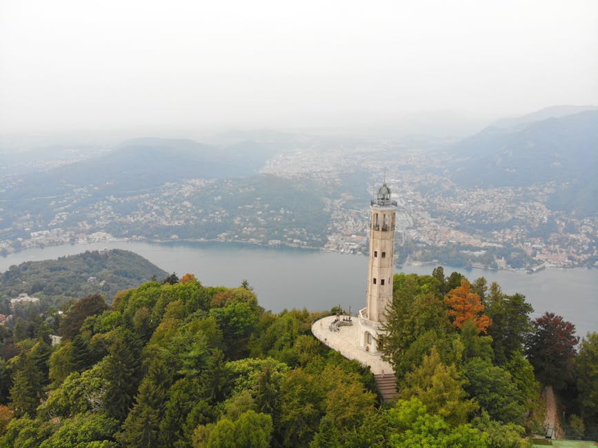 Veduta panoramica da Brunate sul Lago di Como