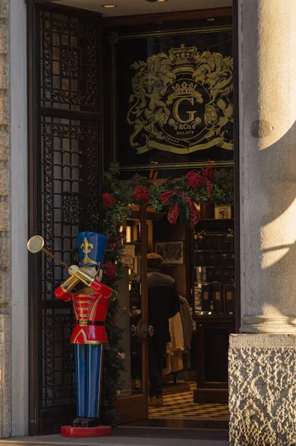Entrée de boutique à San Gimignano avec un soldat de bois coloré