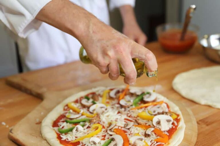 Atelier pizza et pain en famille