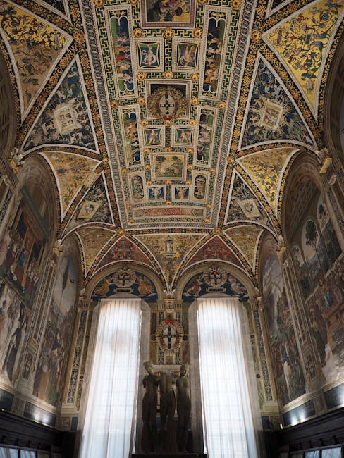 Interior of Siena Cathedral and the Piccolomini Library frescoes