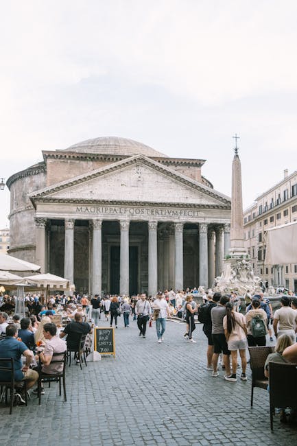 pantheon piazza with crowds and columns