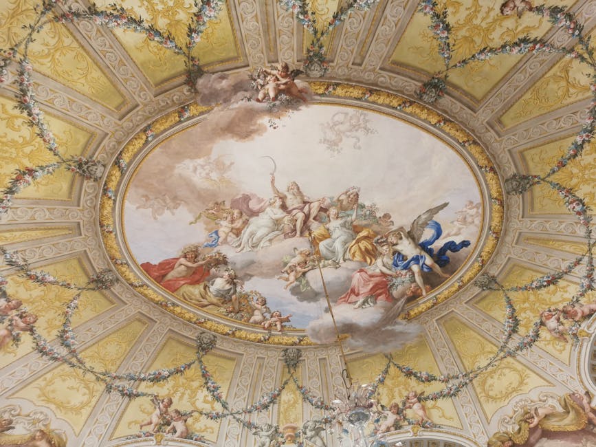 Plafond ovale peint avec putti et guirlandes dans un palais turinois