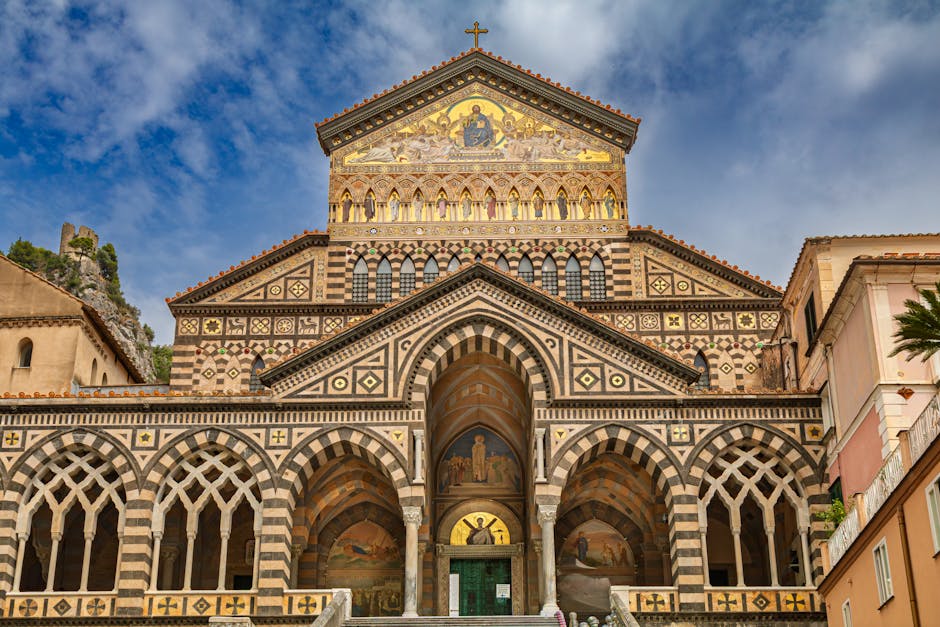 Façade ornée de la Cathédrale d'Amalfi, emblème de la Côte amalfitaine