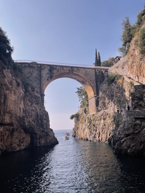 Fiordo di Furore Brücke und Fjord bei Sonnenuntergang