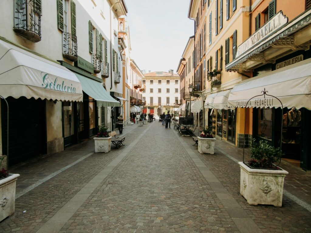 Via Ruggero Settimo shopping street in the morning