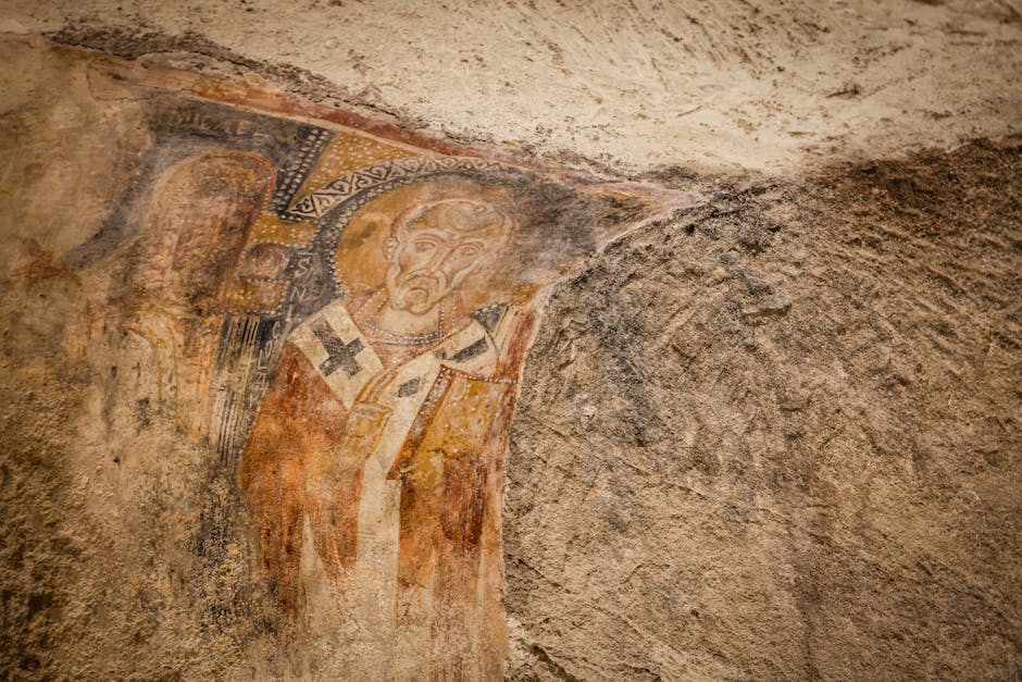 Rupestralfresko an einer Höhlenwand in einer Kirche von Matera