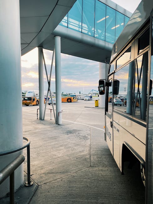 Flughafen-Shuttlebus am Terminal, Transfer nach Padua erkennbar