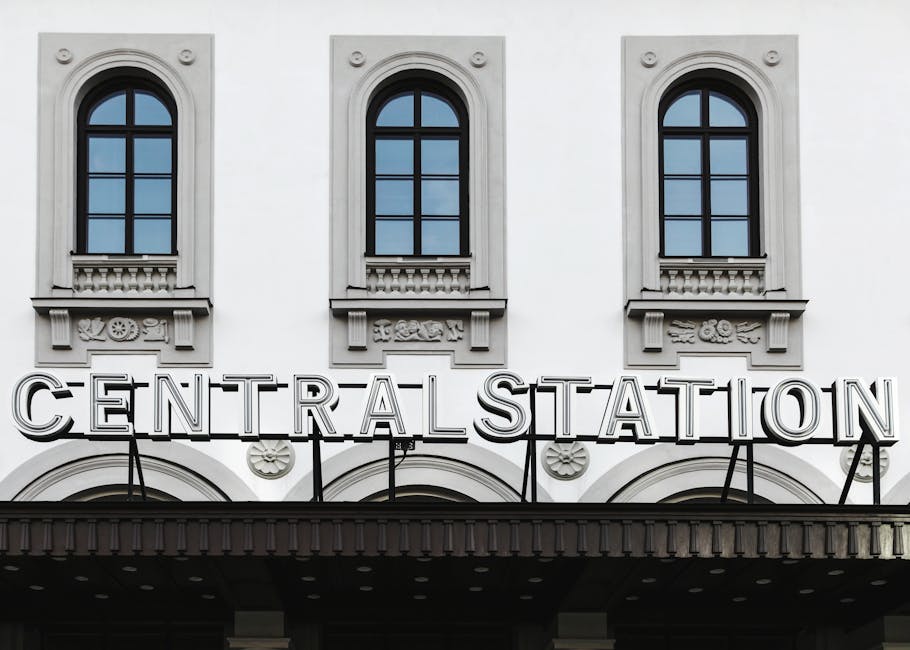 Insegna Central Station sulla facciata della Stazione Centrale di Padova