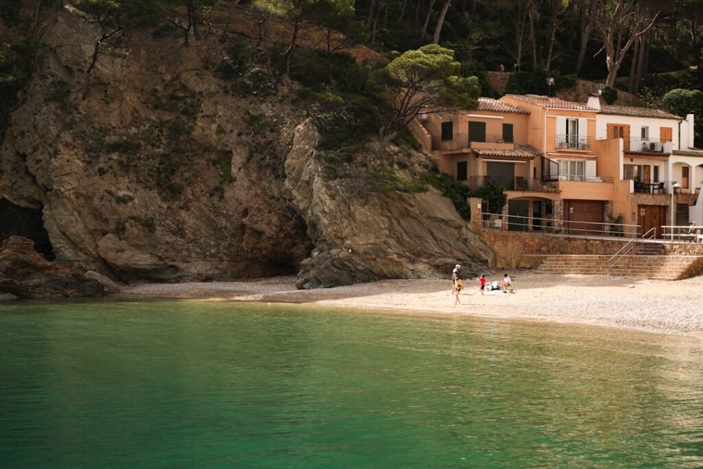 Cala di Volpe: vista della spiaggia e dell'hotel di lusso