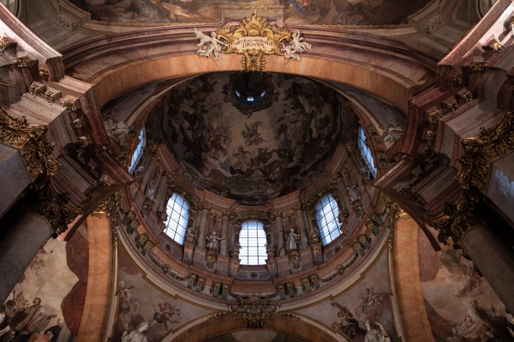 Interno storico di una sala tradizionale sarda