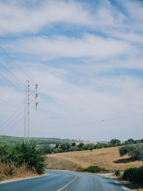 Sardinische Landschaft mit geschwungenen Straßen