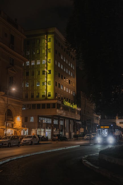 Ulica Parmy oświetlona w letnią noc podczas jarmarku