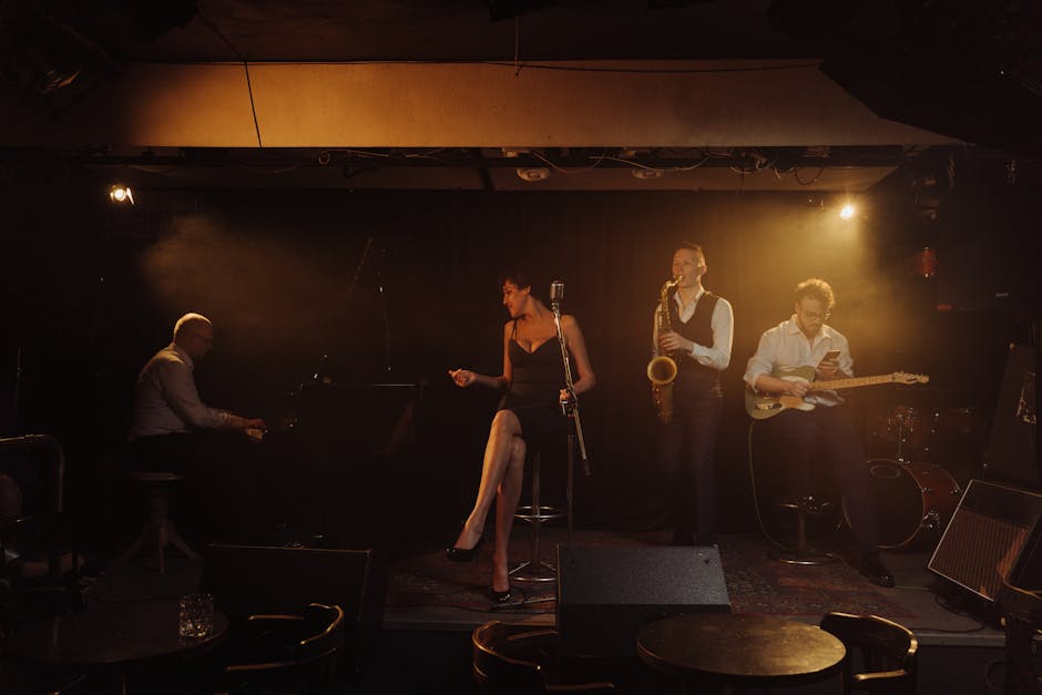 Quartetto jazz su piccolo palco in un club intimo di Parma