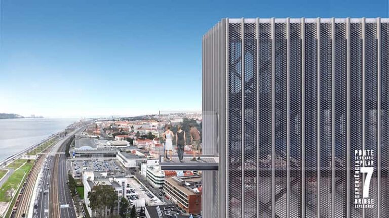 Pilar 7 — vue du pont 25 de Abril