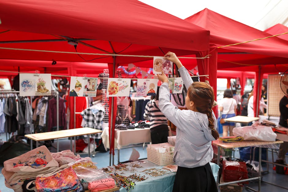 Feira da Ladra vintage stalls morning