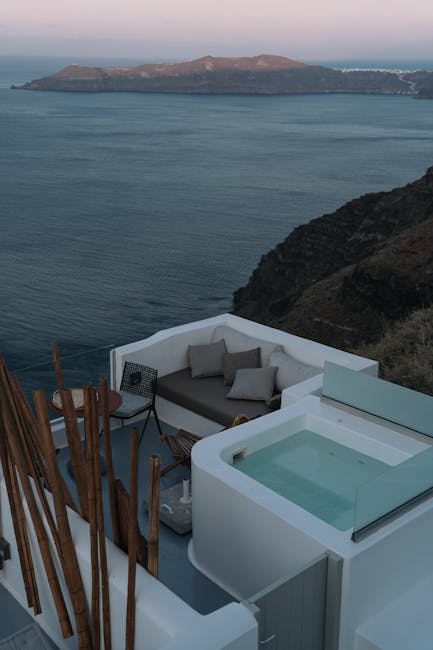 Privé bubbelbad en lounge op klif met uitzicht op Îles Éoliennes