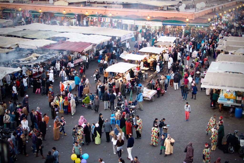 Suq Festival: bunte Stände und Straßenkünstler in Genua