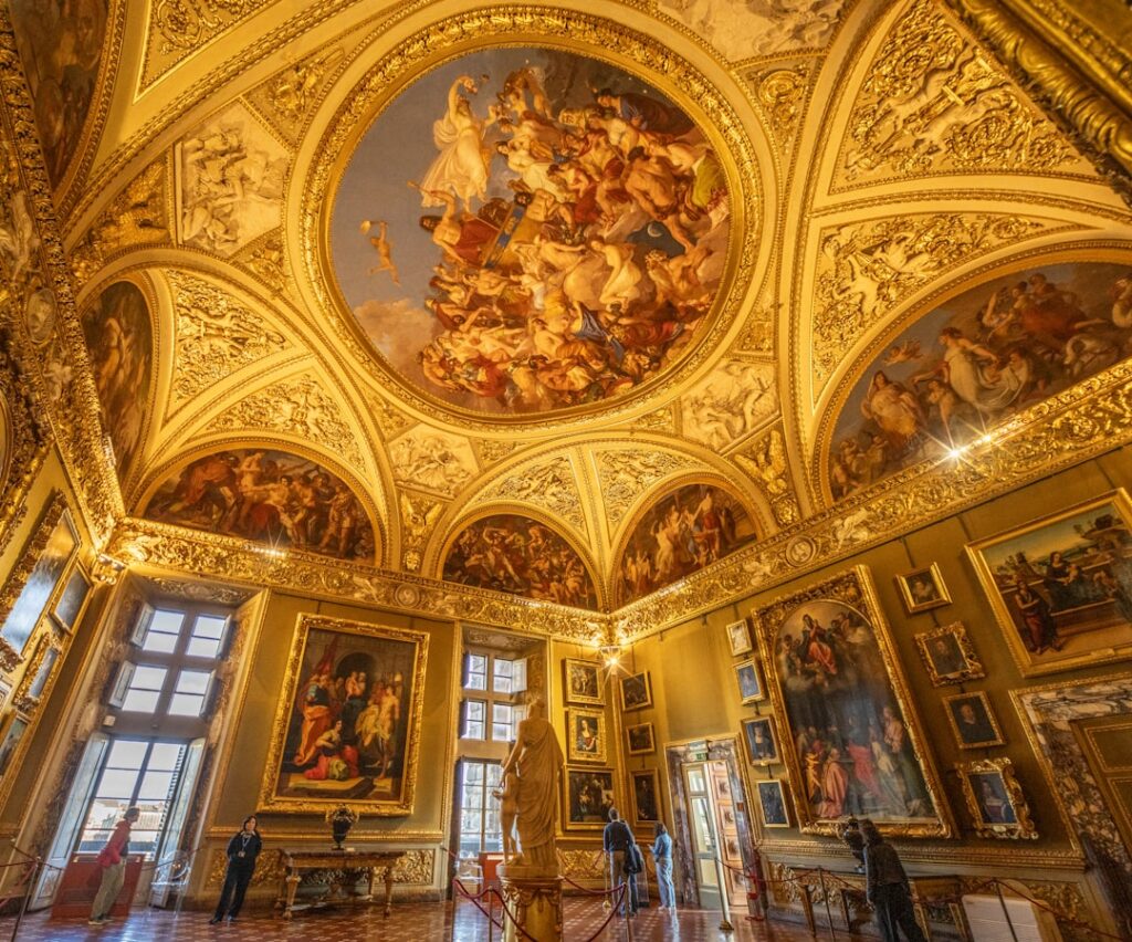 Soffitto affrescato all'interno di un palazzo barocco ligure