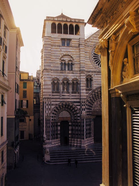 Façade rayée de la cathédrale San Lorenzo à Gênes