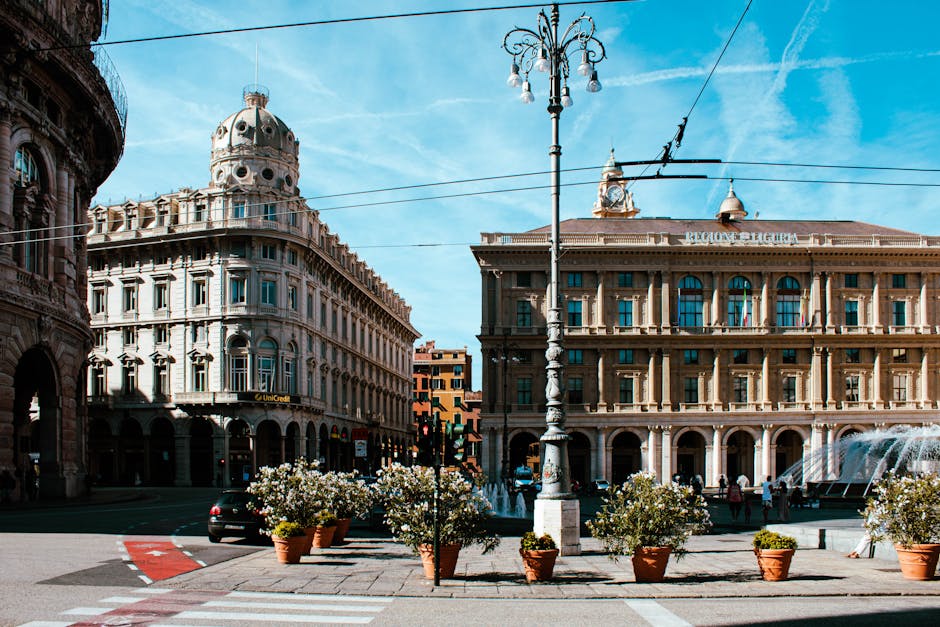 Place De Ferrari à Gênes avec fontaine et bâtiments néoclassiques