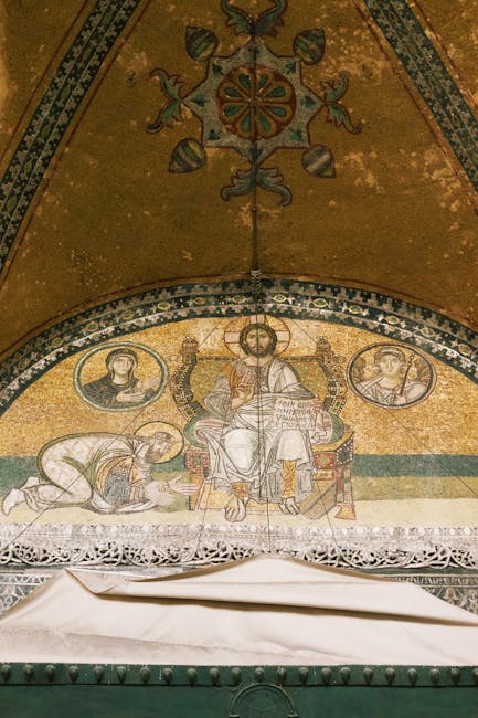 Mosaïque dorée représentant le Christ en majesté au Baptistère de Ravenne