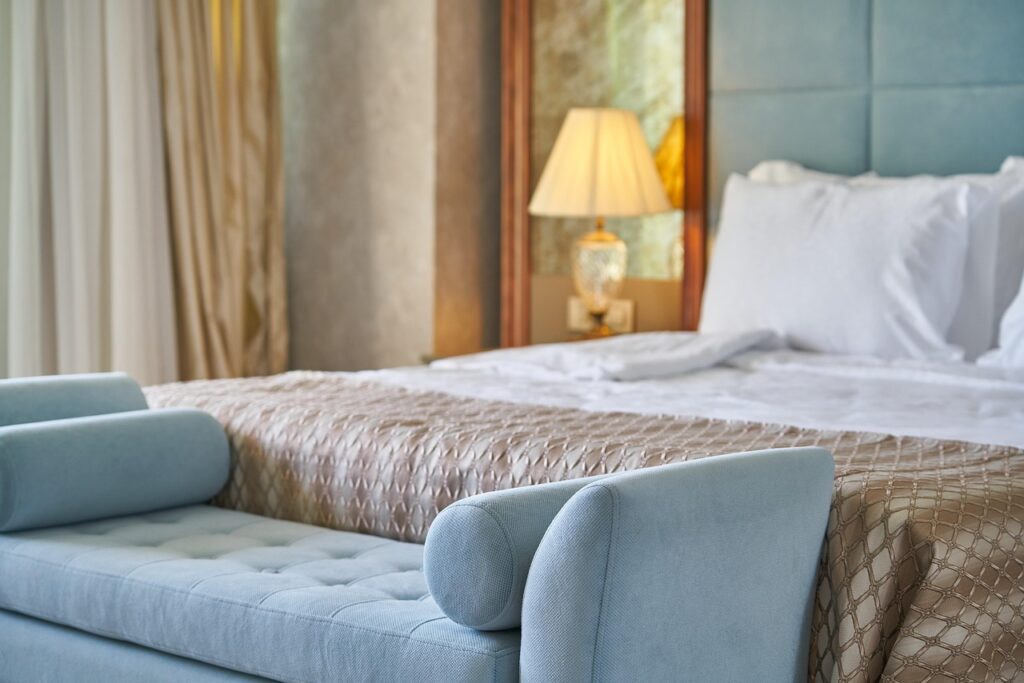 Luxuriöse Suite mit hohen Decken