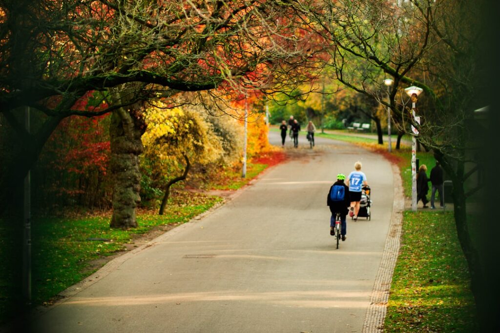 Fahrradweg im Park in Modena
