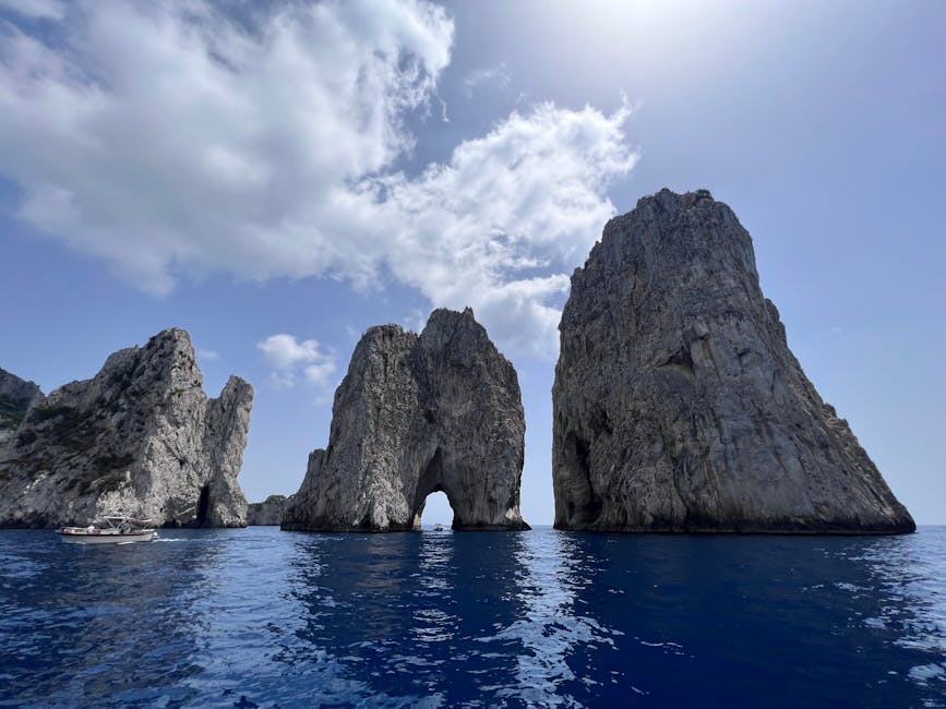 Rejs wokół Capri — Faraglioni i wejście do Błękitnej Groty