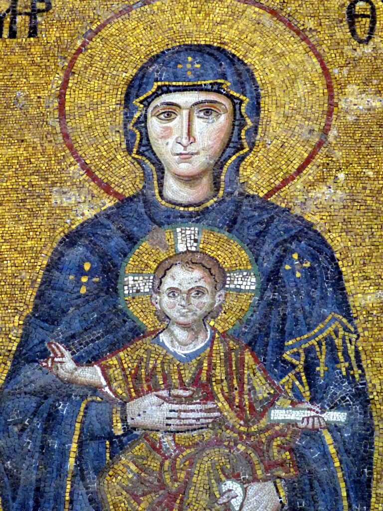 Mosaico dorato della Madonna con Bambino nella cattedrale di Monreale, Sicilia