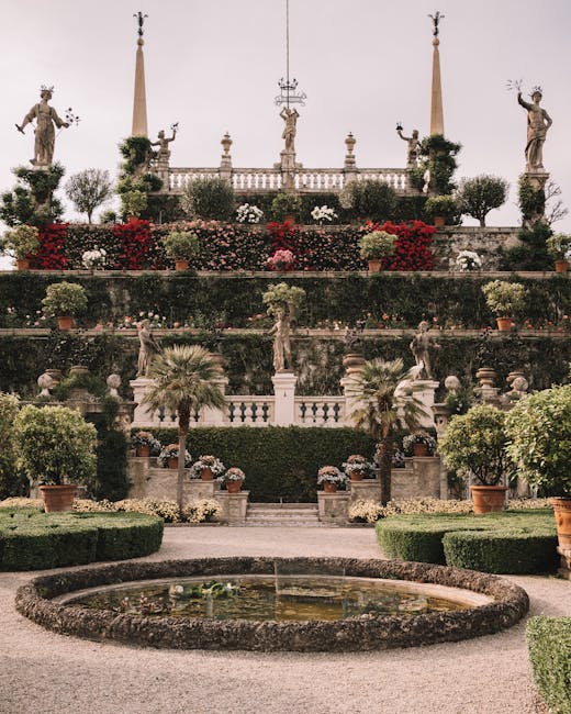 Terrazze ornamentali e statue barocche con fontana, Isola Bella sul Lago Maggiore