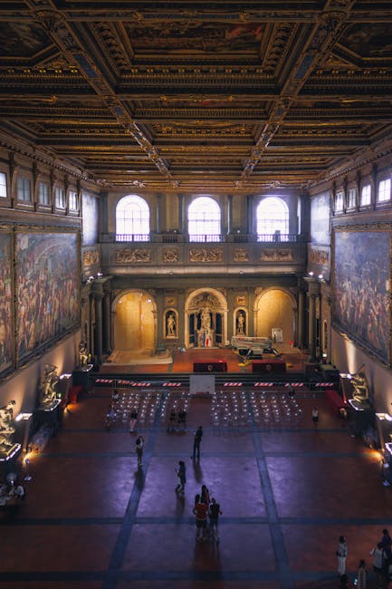 Grande salle ornée de fresques et plafond doré à Isola Madre