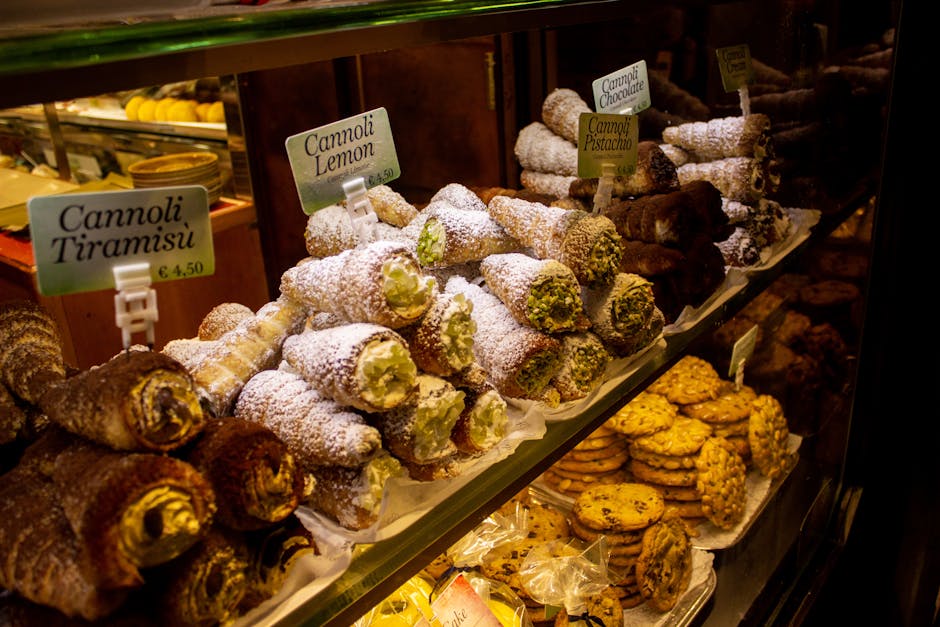 Vitrine de cannoli et biscuits typiques, pâtisserie près du Lac Majeur