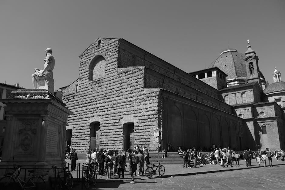 Journée Médicis : chapelles et mausolées clés 6 medici chapels san lorenzo tomb sculpture detail 1