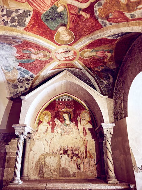 Piccola cappella medievale con affresco rurale in Umbria