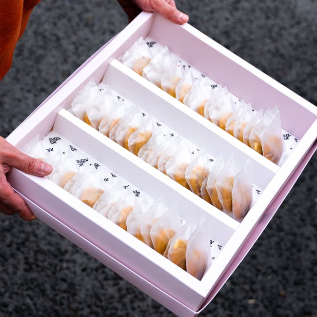 Geschenkbox mit vakuumverpackten kalabrischen Süßigkeiten